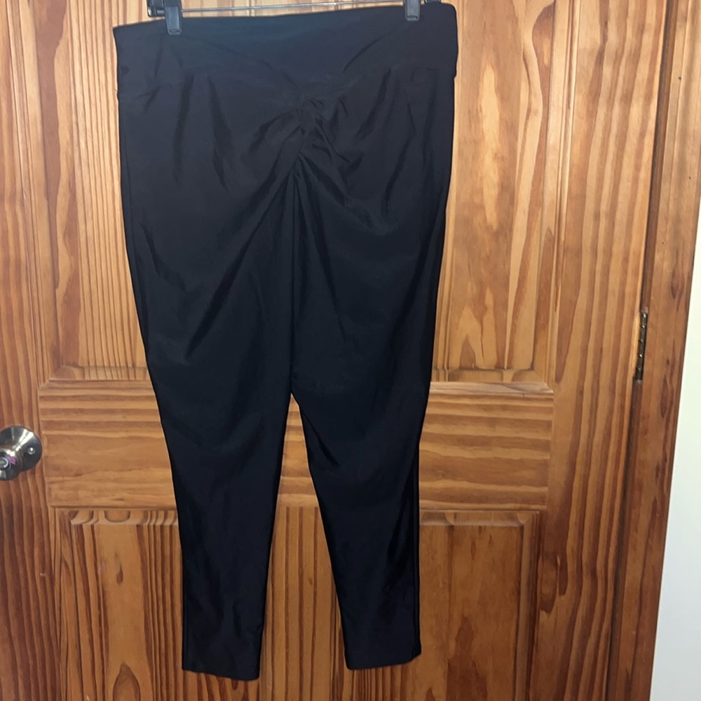 TORRID Full Length Signature High  Waist Liquid Scrunch Leggings BLACK